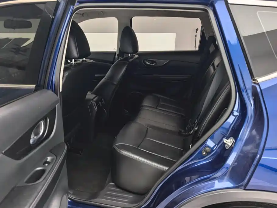 Nissan X-Trail 2018 — фото 11