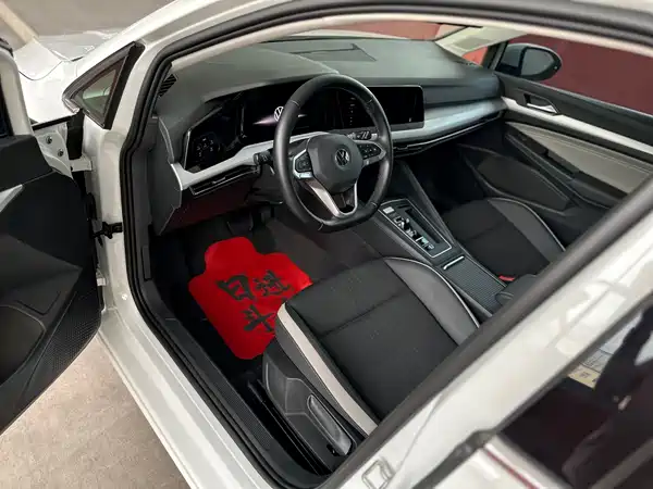 Volkswagen Golf 2021