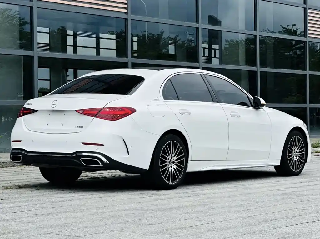Mercedes-Benz C-Class 2025 — фото 11