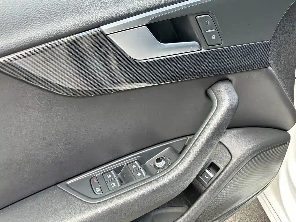 Audi A4L 2021 — фото 10