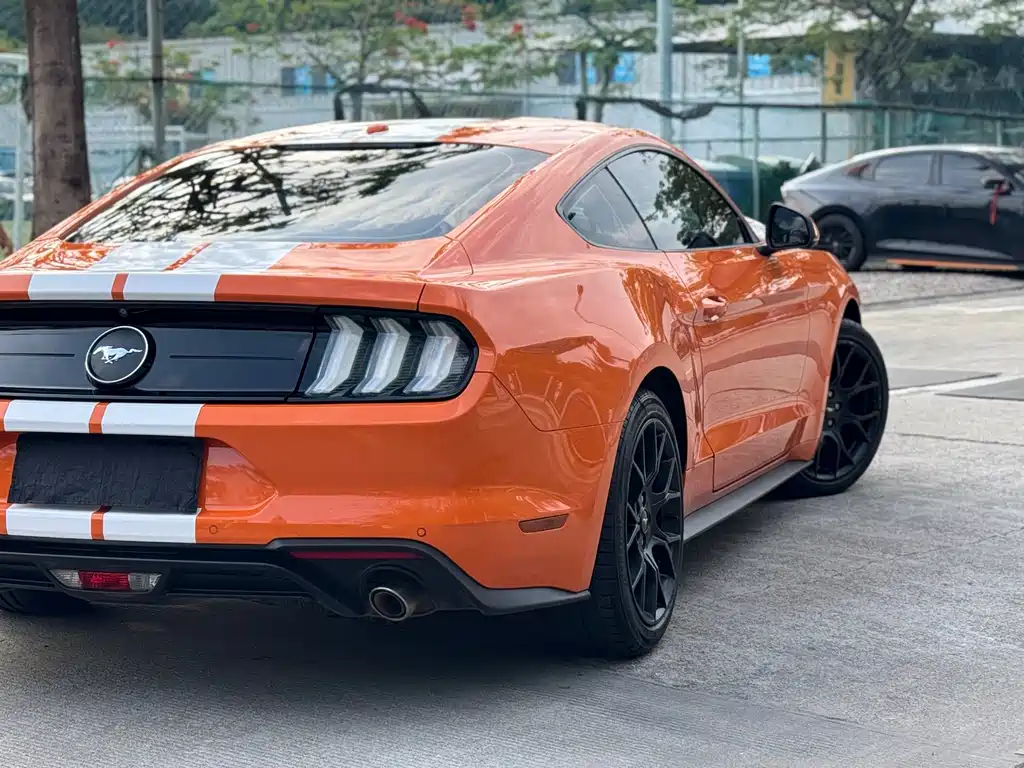 Ford Mustang 2020 — фото 18