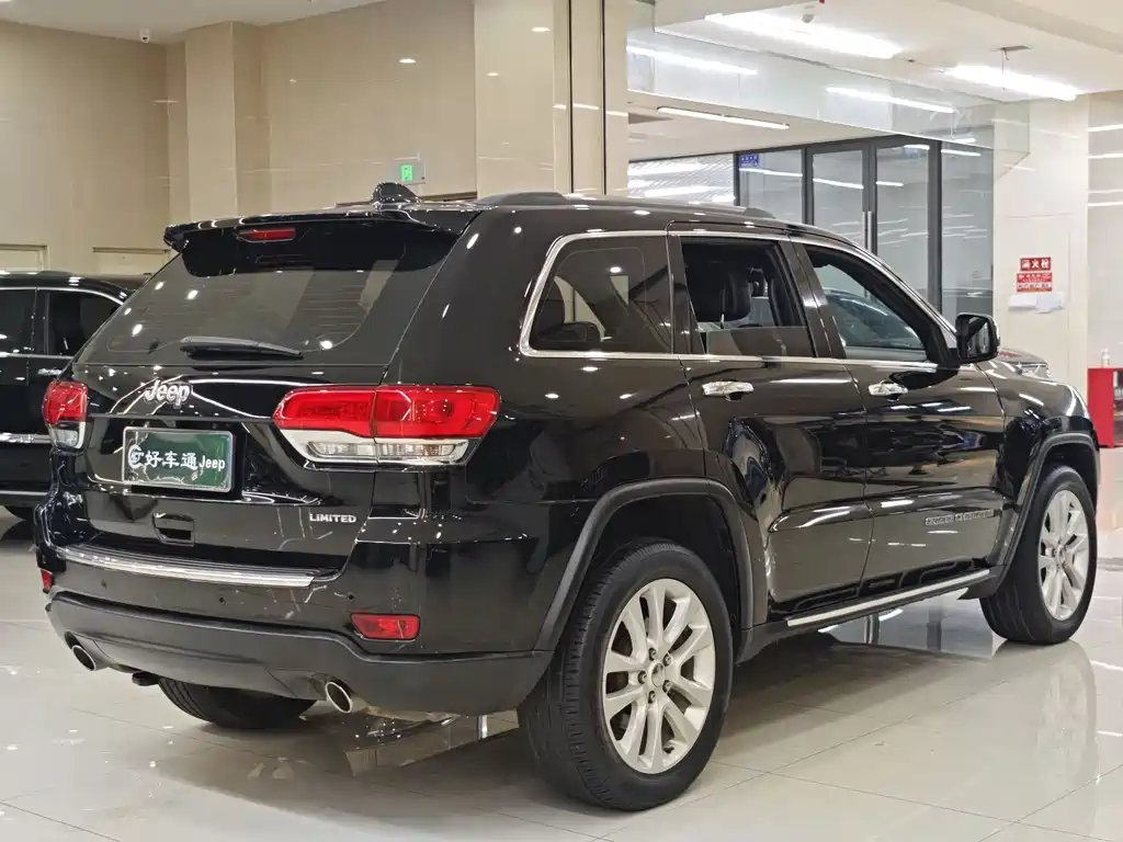 Jeep Grand Cherokee 2019 — фото 17