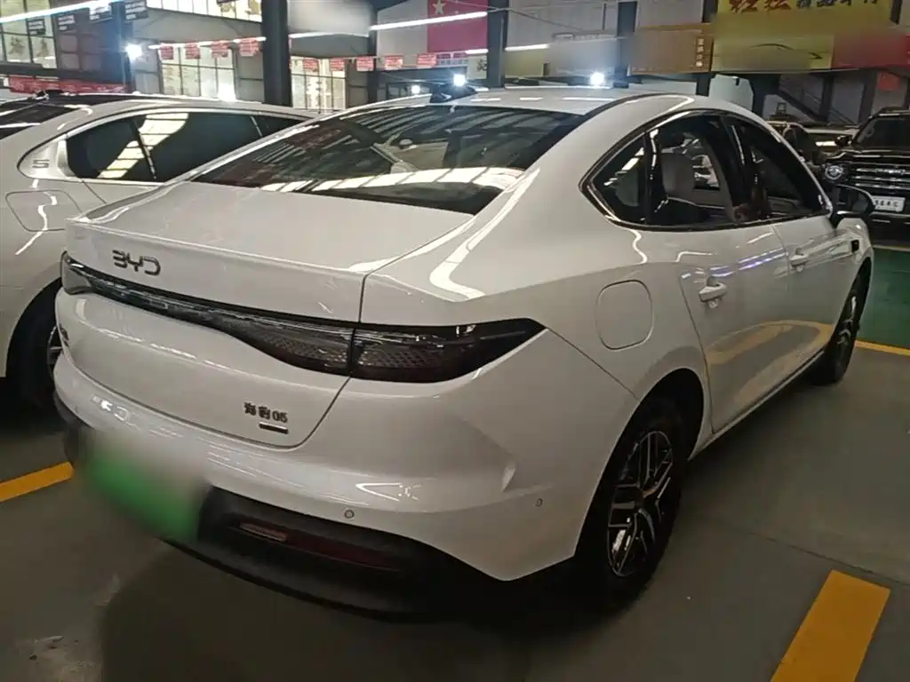 BYD Seal 05 DM-i 2025 — фото 7
