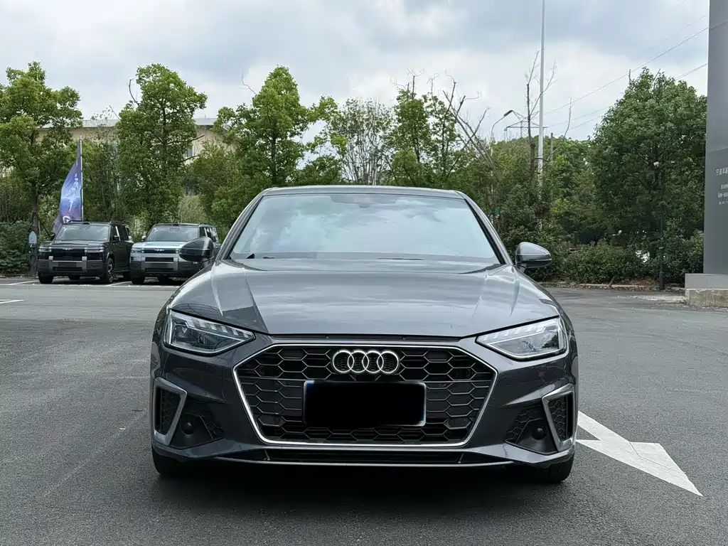 Audi A4L 2023 — фото 2