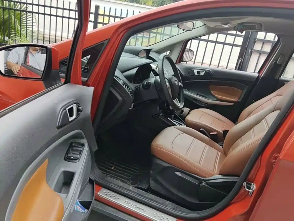 Ford EcoSport 2014 — фото 16