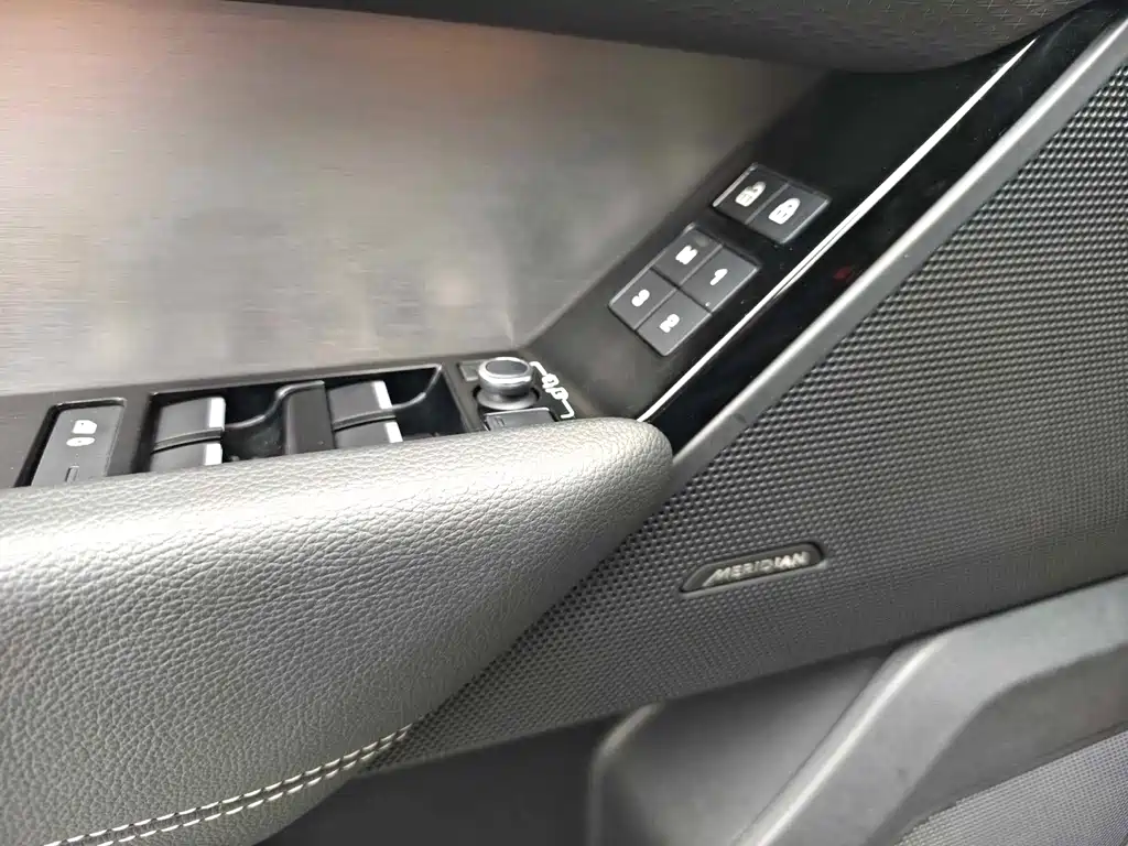 Land Rover Range Rover Velar 2021 — фото 5