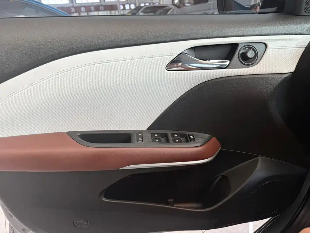 Chevrolet Monza 2023 — фото 18