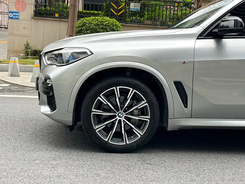 BMW X5 2019 — фото 8