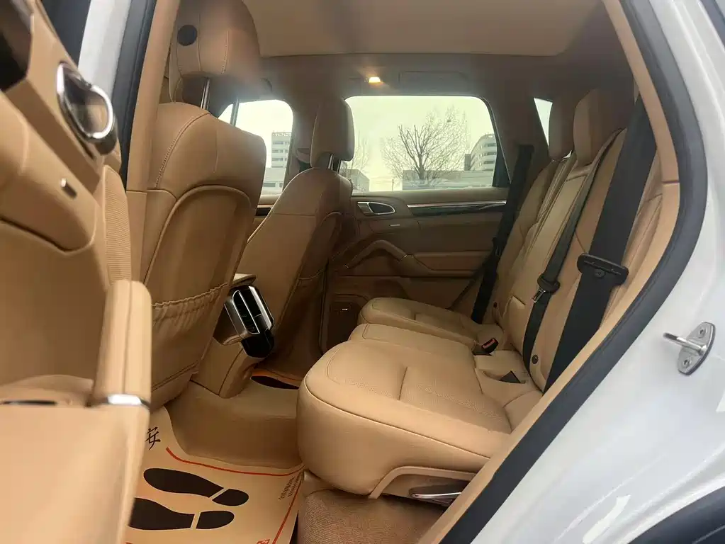 Porsche Cayenne 2016 — фото 18