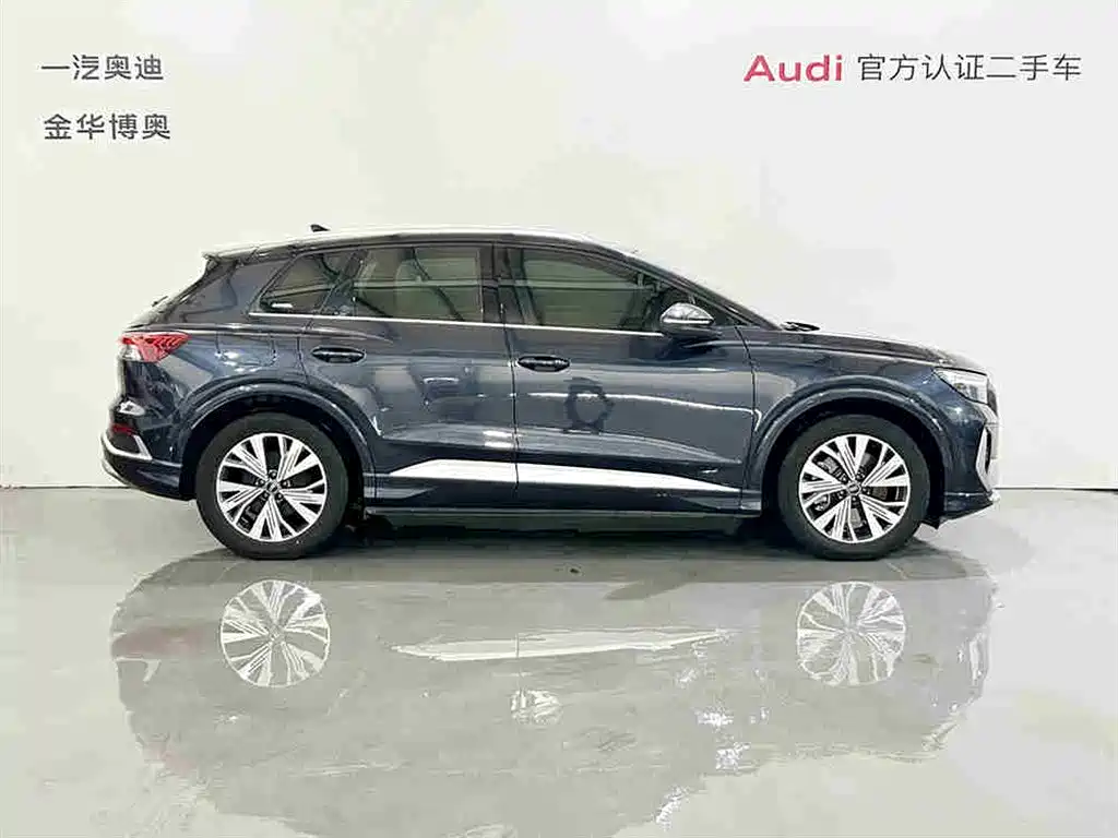 Audi Q4 e-tron 2023 — фото 3