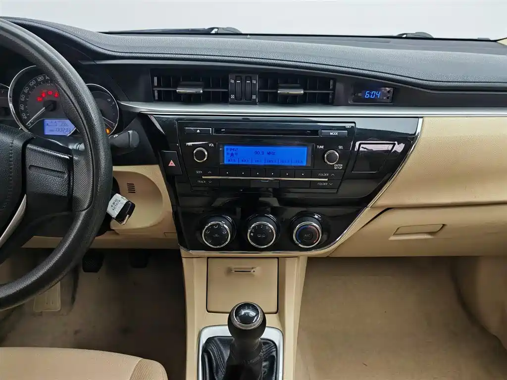 Toyota Corolla 2014 — фото 12