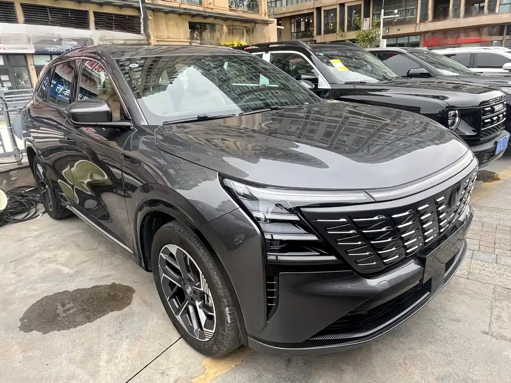Changan CS75 PLUS 2025 — фото 3