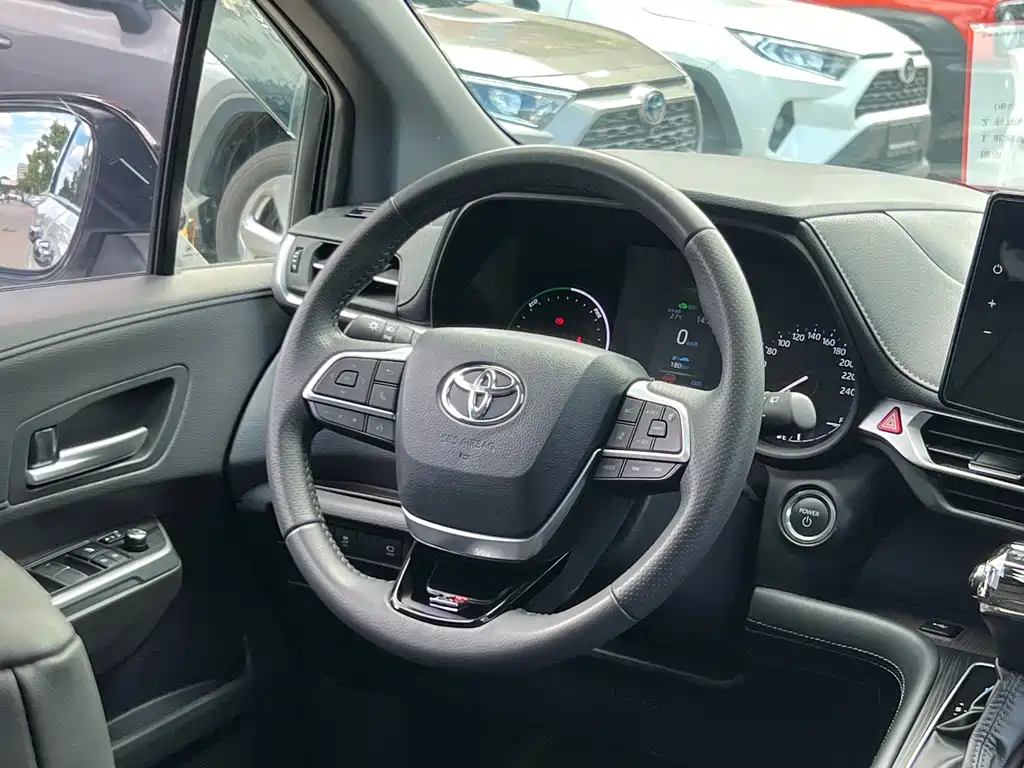 Toyota Sienna 2025 — фото 11