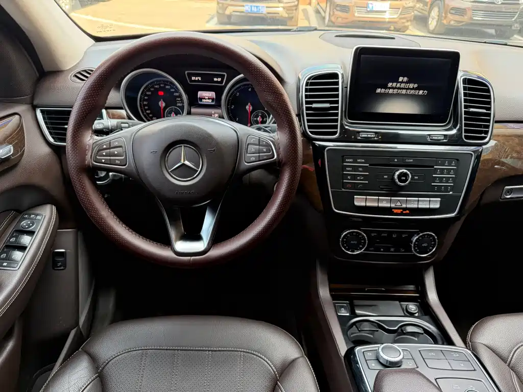 Mercedes-Benz GLE 2016 — фото 10