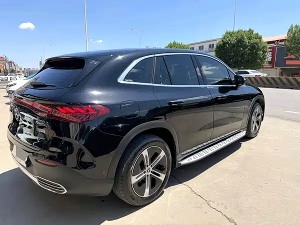 Mercedes-Benz EQE SUV 2024