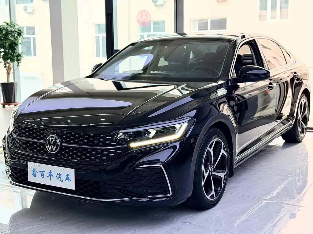 Volkswagen Passat 2023