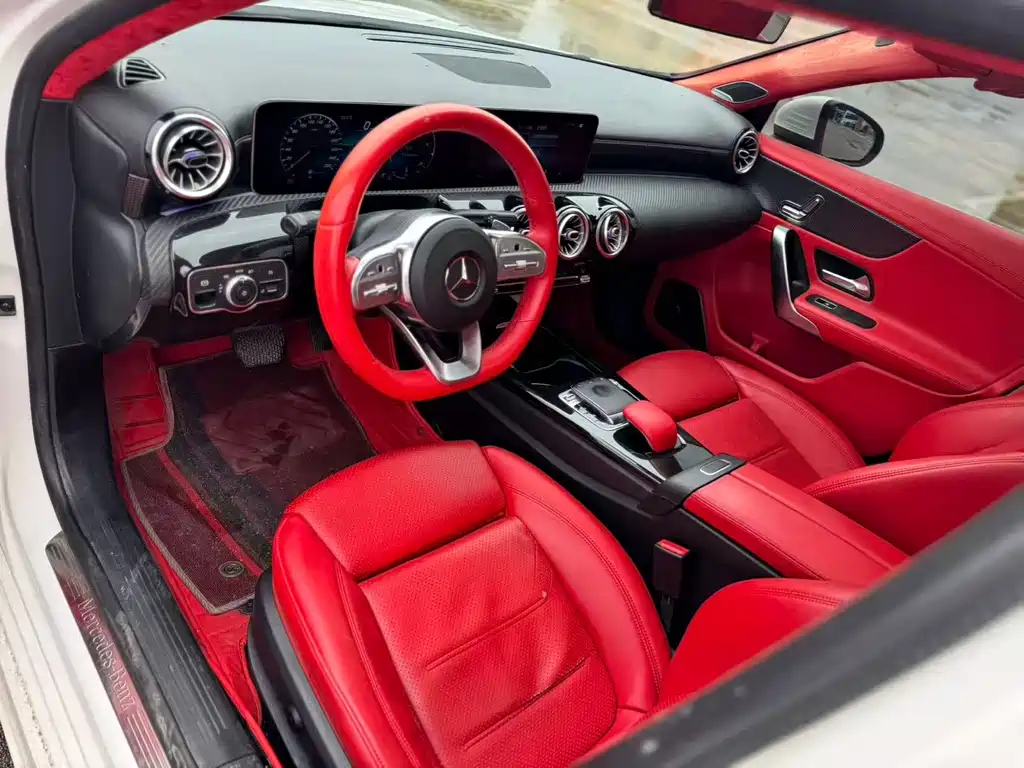Mercedes-Benz A-Class 2019 — фото 4