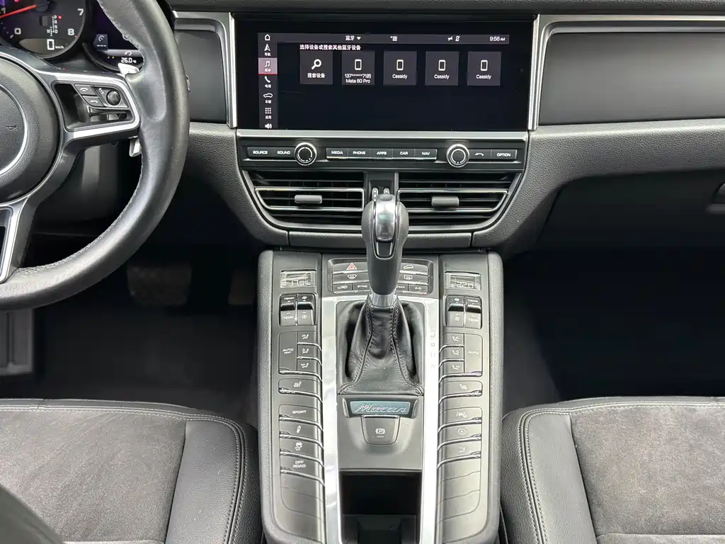 Porsche Macan 2019 — фото 16