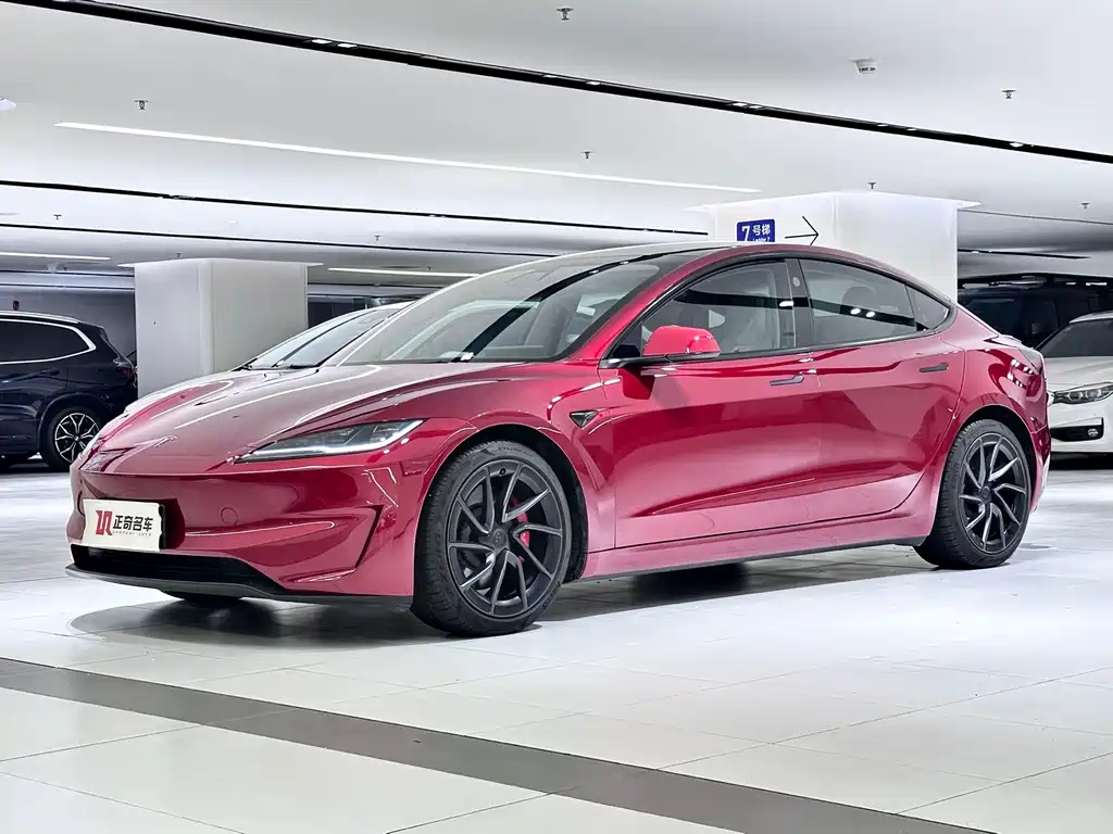 Tesla Model 3 2025