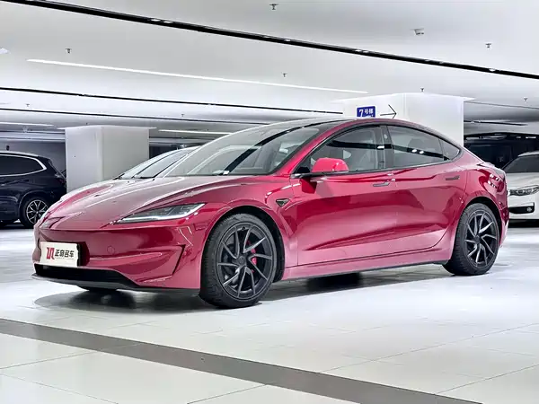 Tesla Model 3 2025