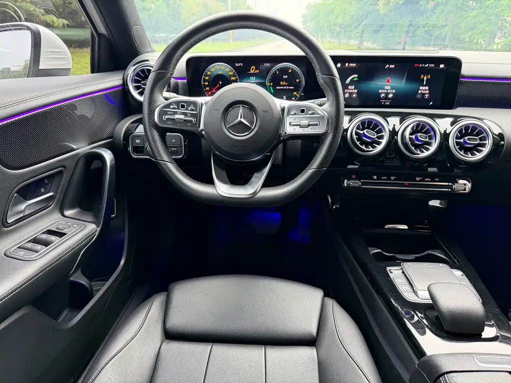 Mercedes-Benz A-Class 2022 — фото 13