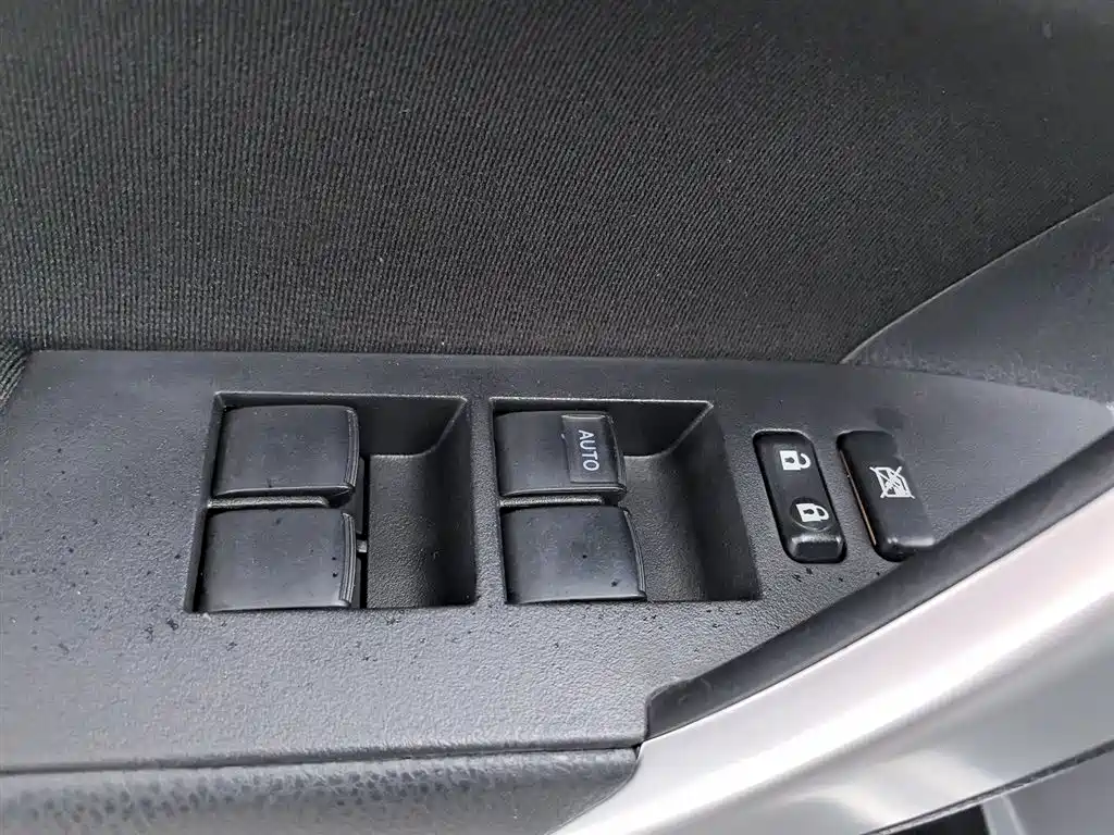 Toyota Corolla 2017 — фото 9