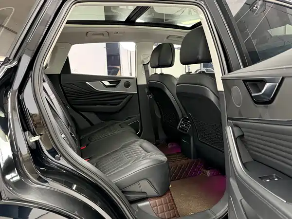 Hongqi HS5 2023