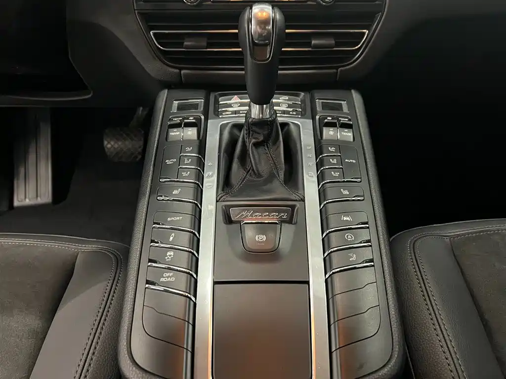 Porsche Macan 2020 — фото 19