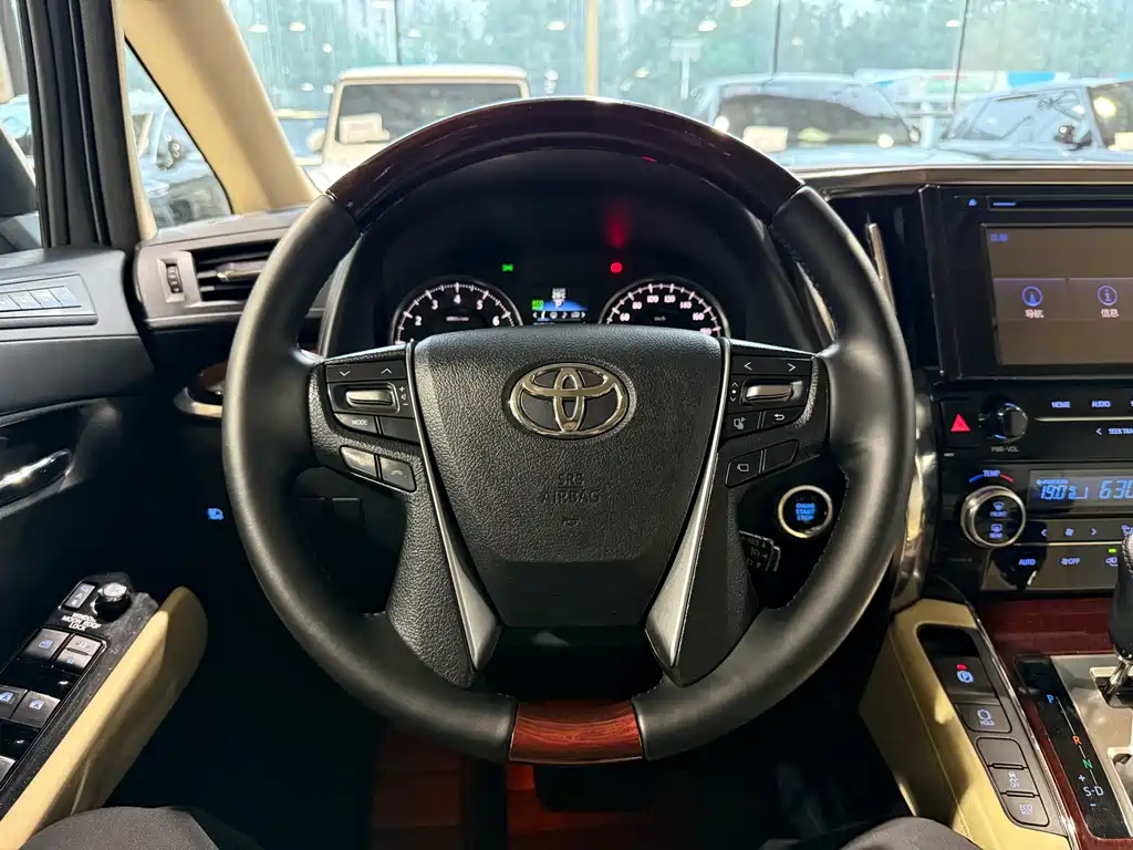 Toyota Alphard 2016 — фото 16
