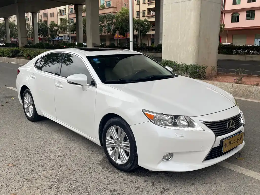 Lexus ES 2015 — фото 3