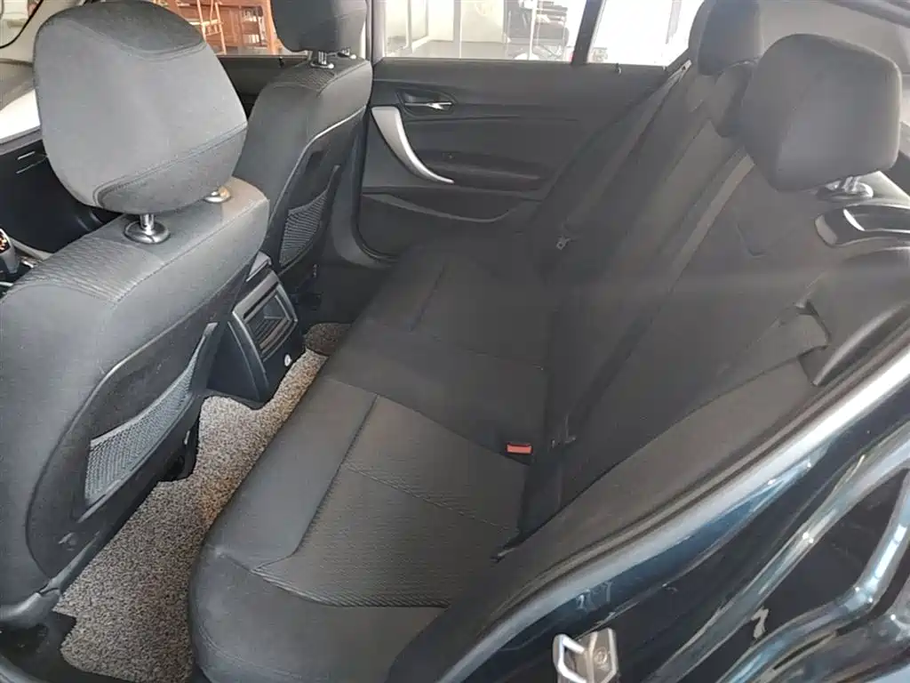 BMW 1 Series 2015 — фото 17