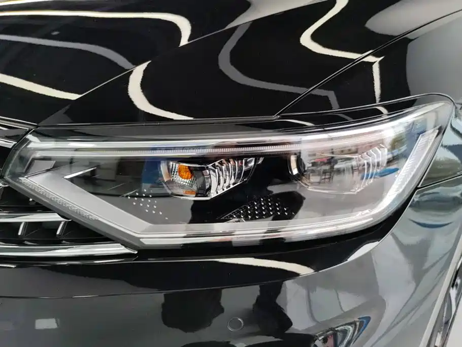 Volkswagen Magotan 2025