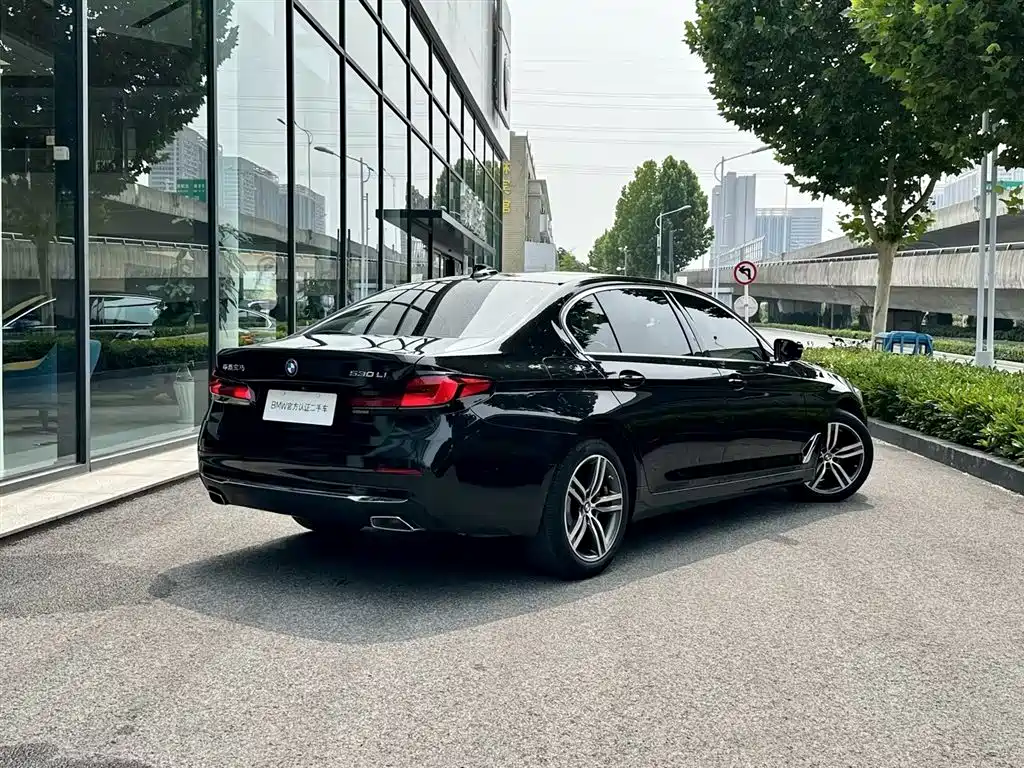 BMW 5 Series 2022