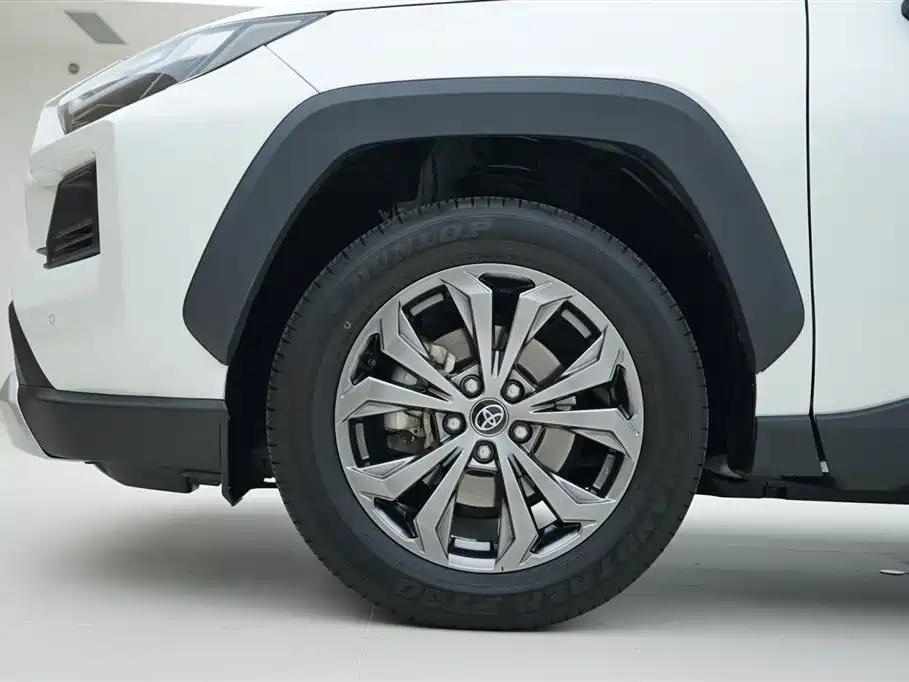 Toyota RAV4 2024 — фото 16
