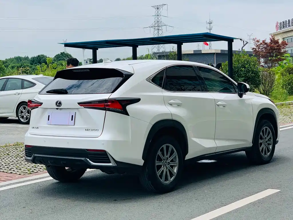 Lexus NX 2020