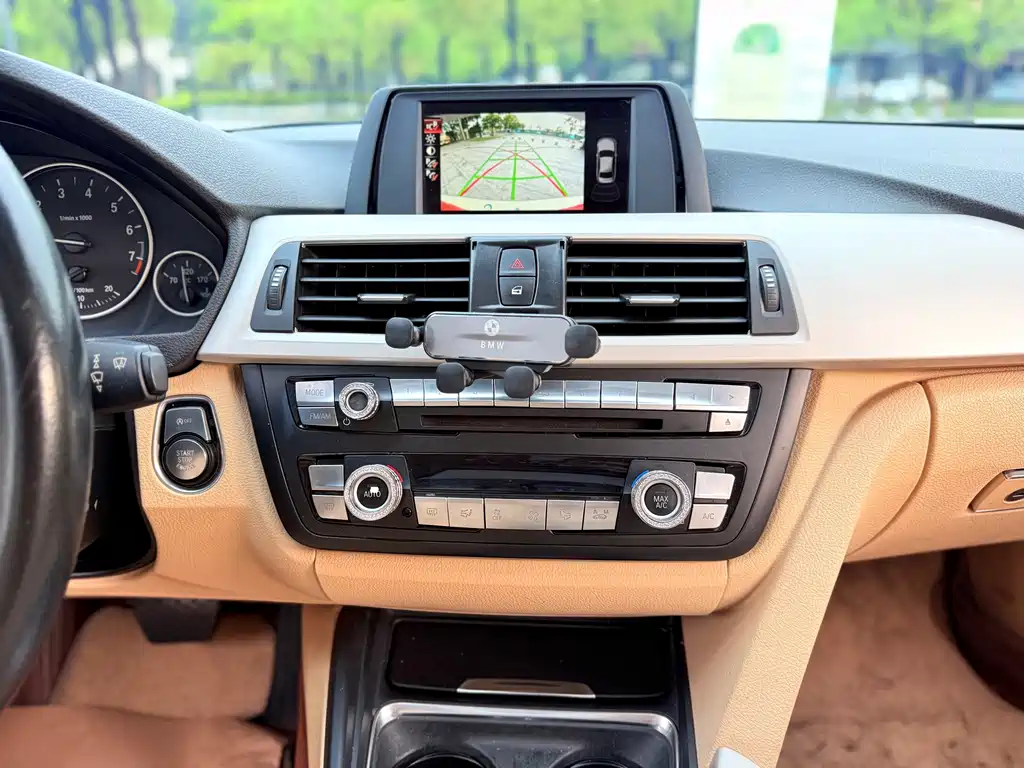 BMW 3 Series 2015 — фото 14