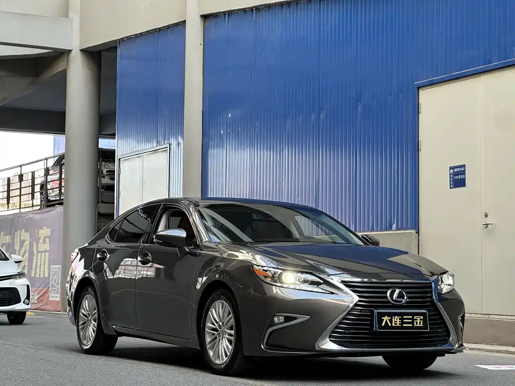 Lexus ES 2018 — фото 4