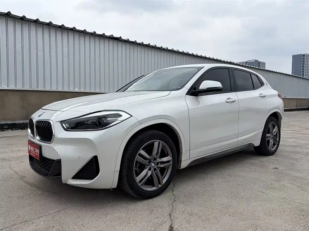 BMW X2 2021 — фото 1
