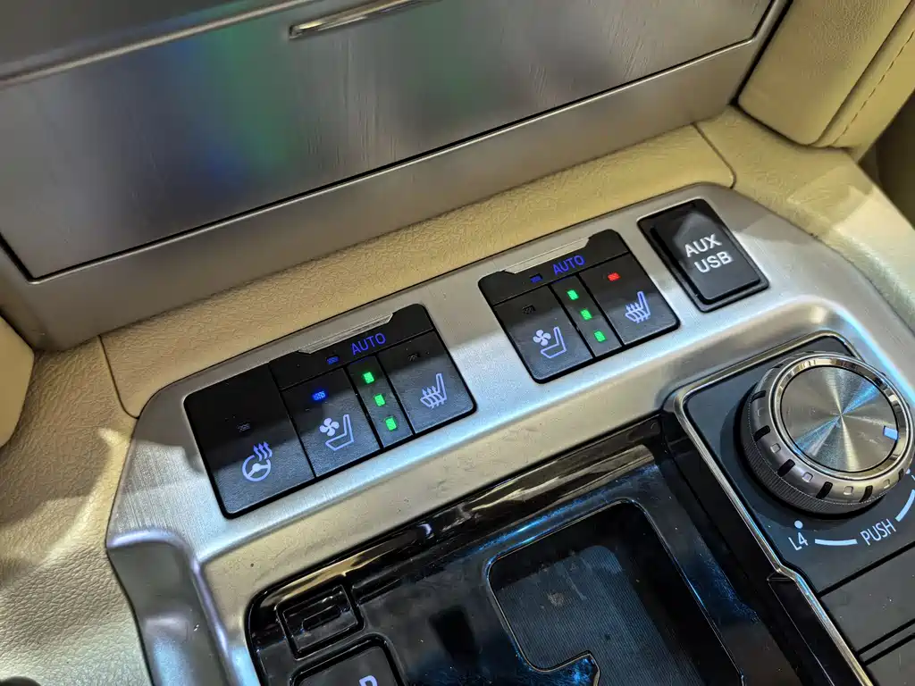 Toyota Land Cruiser 2017 — фото 12