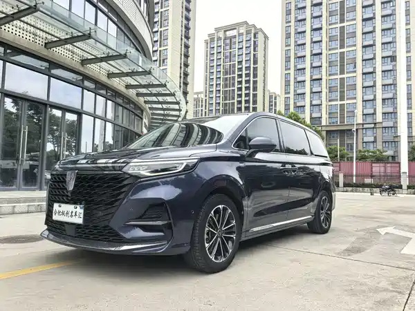 Roewe iMAX8 2022