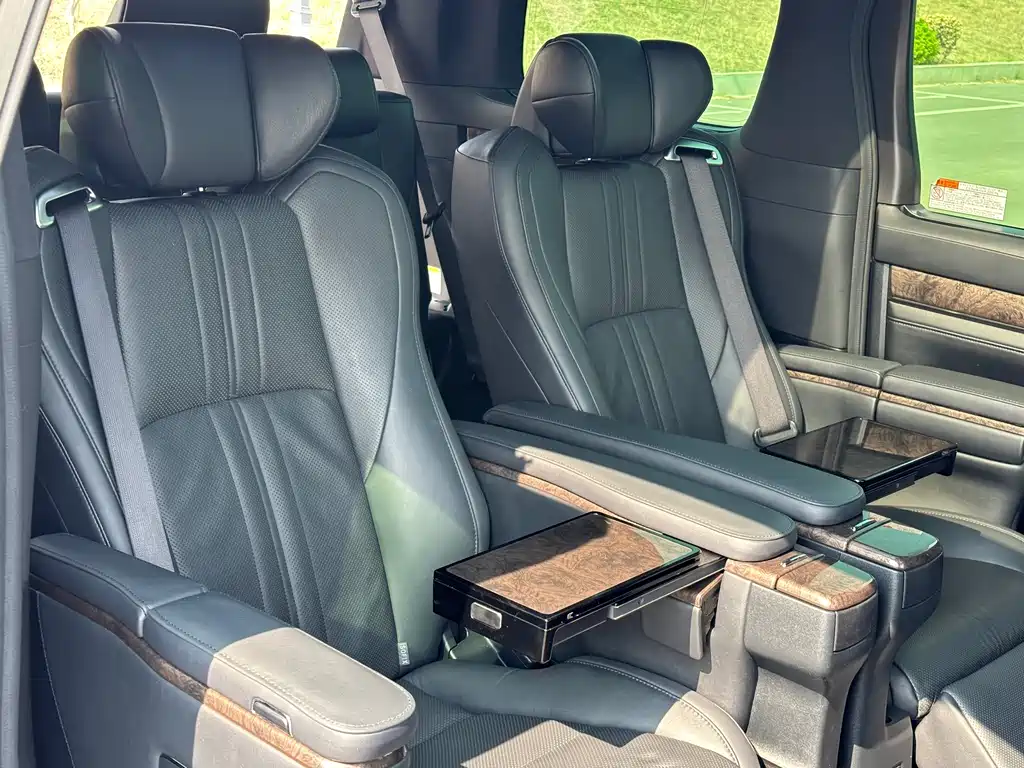Toyota Vellfire 2022 — фото 19