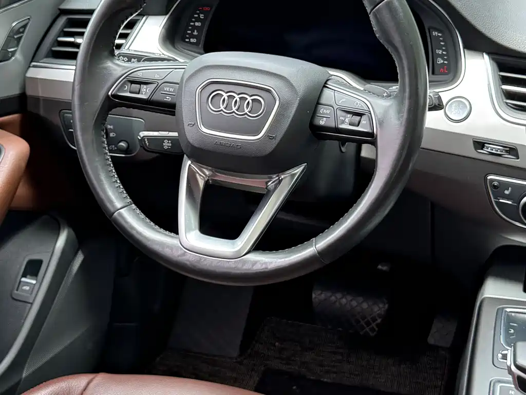 Audi Q7 2018 — фото 20