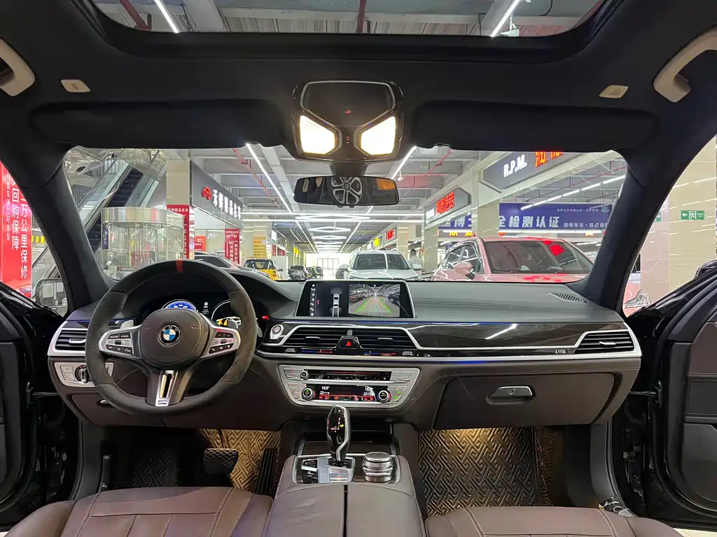 BMW 7 Series 2018 — фото 8
