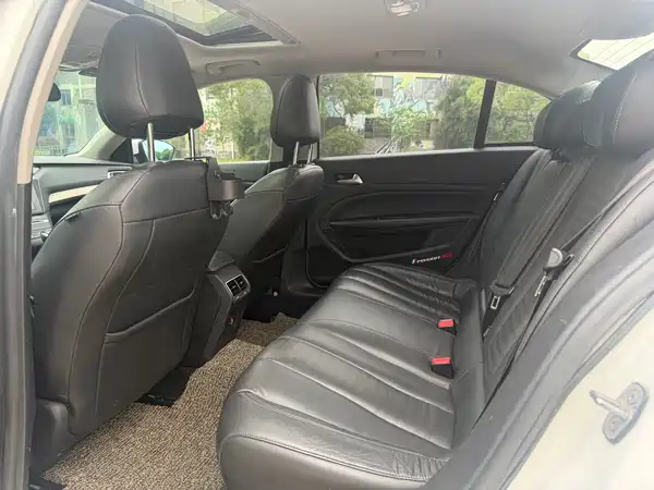 Peugeot 408 2016