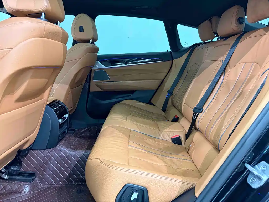 BMW 6 Series GT 2022 — фото 18