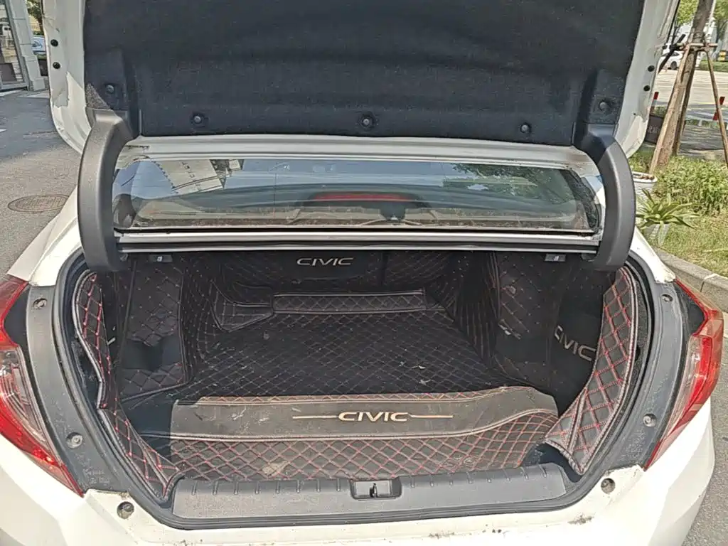 Honda Civic 2020 — фото 19