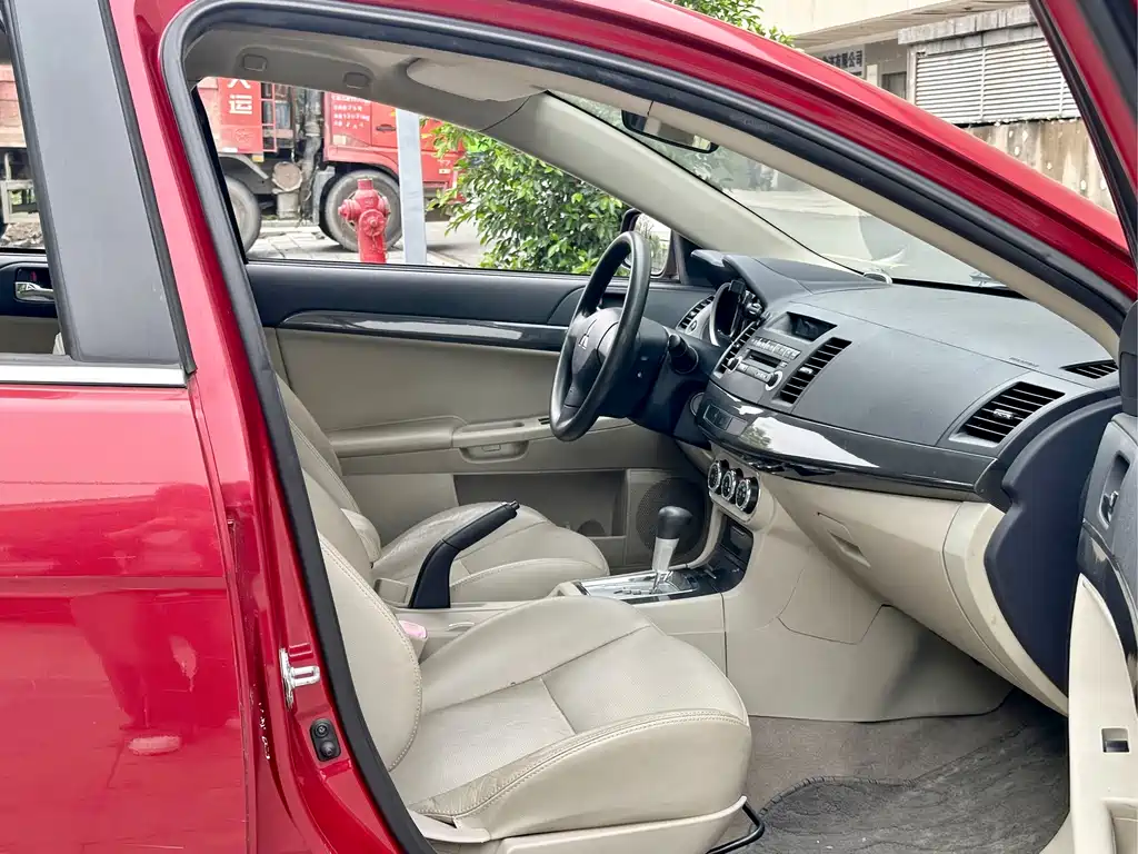 Mitsubishi Lancer EX 2011