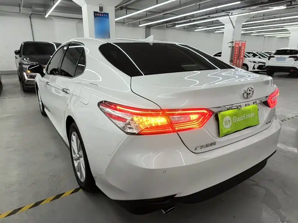 Toyota Camry 2022 — фото 5