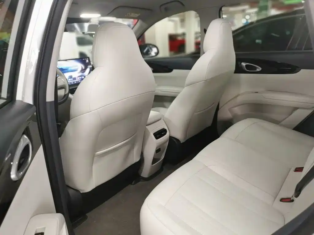 Geely Galaxy Starwish 2026 — фото 12