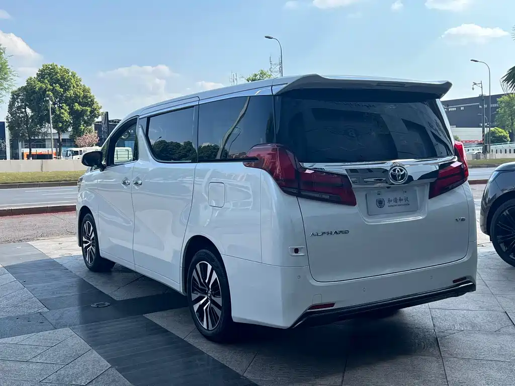 Toyota Alphard 2019 — фото 13